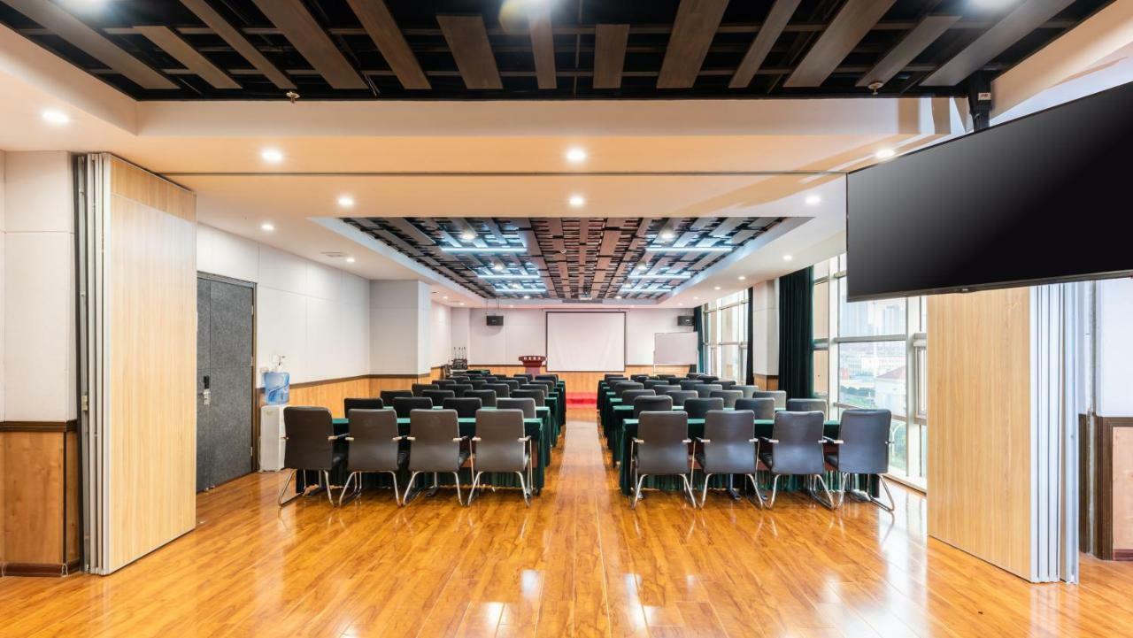 Nostalgia Hotel Near Tianjin Polar Ocean Word- Tianjin Fonte Joy World, 10 Minutes Drive Away From Tianjin Tanggu High-Speed Railway Station, Free Ice-Cream, Mineral Water, Snacks And Laundry Service, English Communication Well Екстер'єр фото